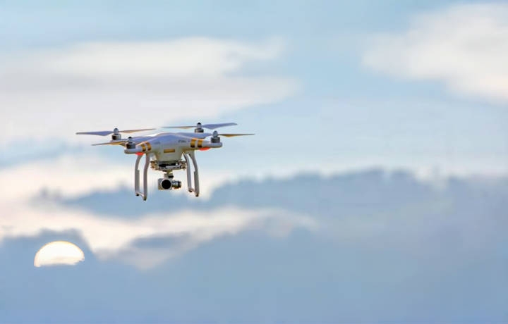 Dronų baterijų ir energijos vartojimo efektyvumo pažanga