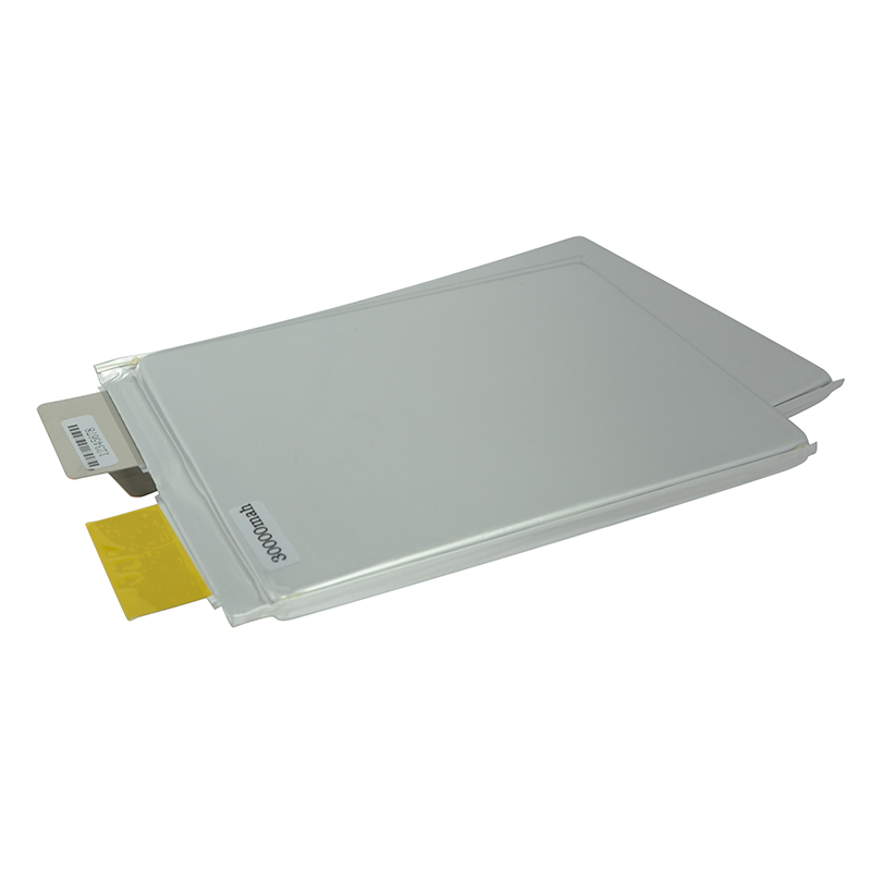 Drono kietojo kūno akumuliatoriai, skirti skrydžiams šaltu oru